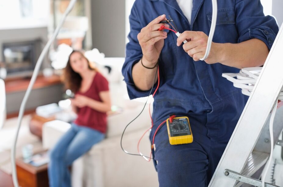 6 Signs of Faulty Wiring in Your Home